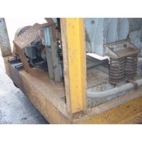 Vibrating conveyor for loading induction furnaces, JÖST